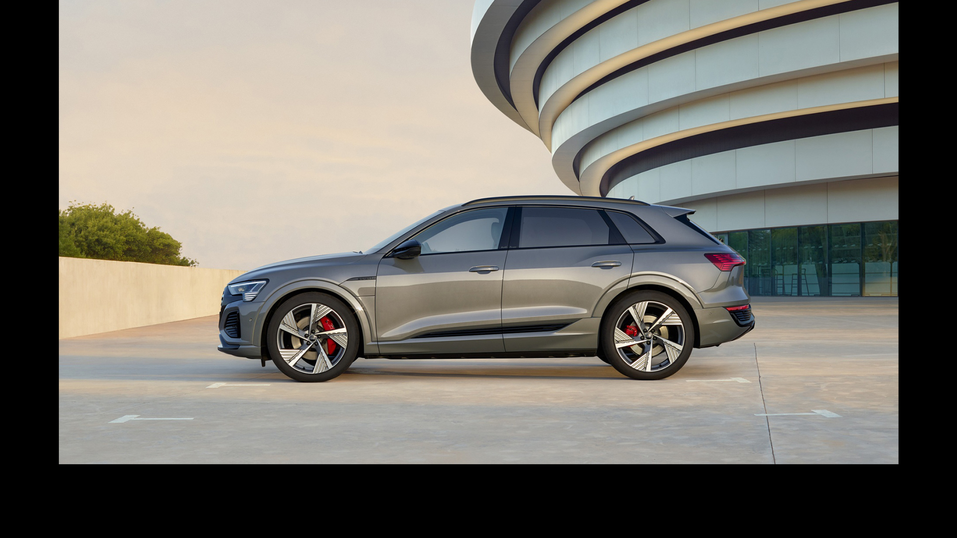 Side view of the Audi Q8 e-tron.