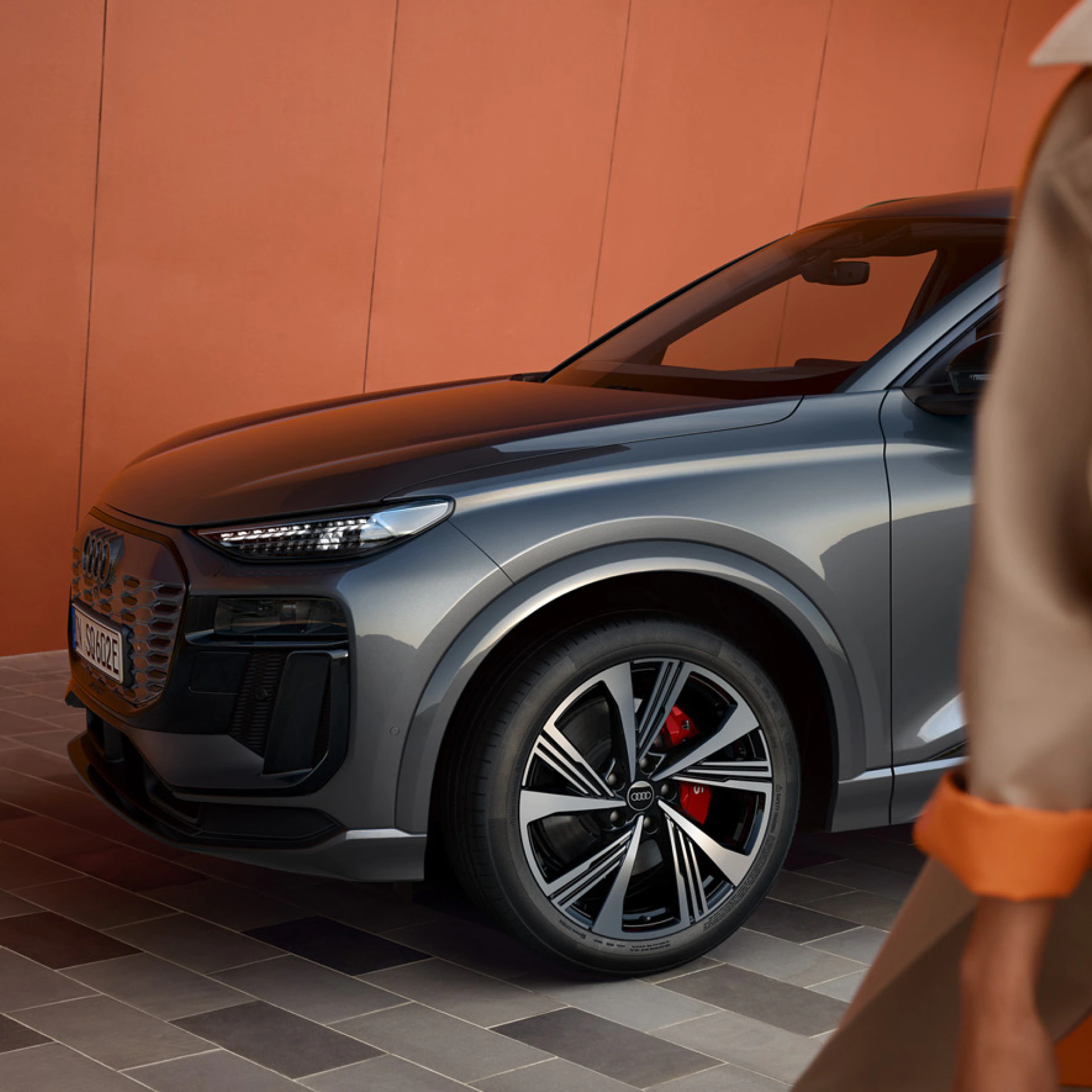 Side view of the Audi SQ6 e-tron